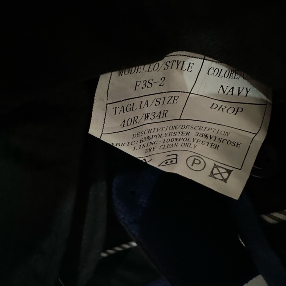 Men’s 2 Piece Suit - Picture 2 of 6